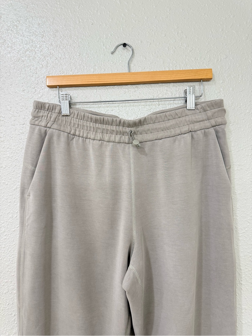 Lululemon Softstreme High-Rise Jogger Pants Size 10 - Picture 2 of 7